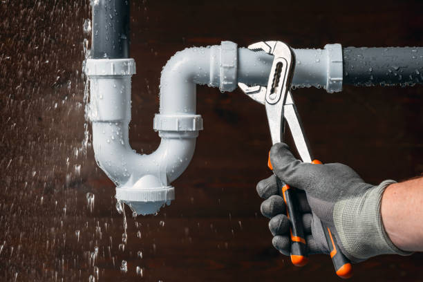 Professional Gas Line Repair technician working in Onalaska, TX